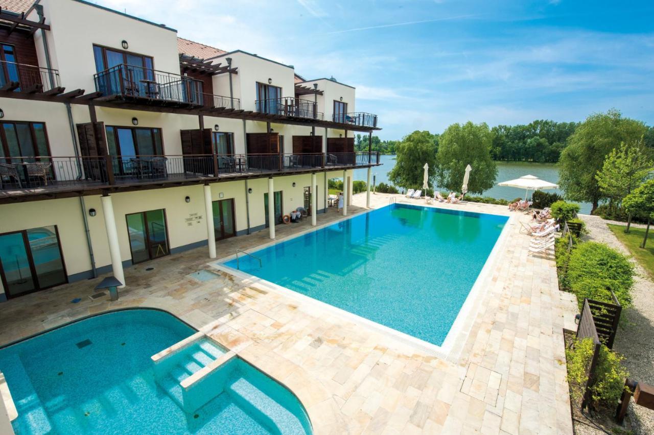 Tisza Balneum Hotel Tiszafüred Buitenkant foto