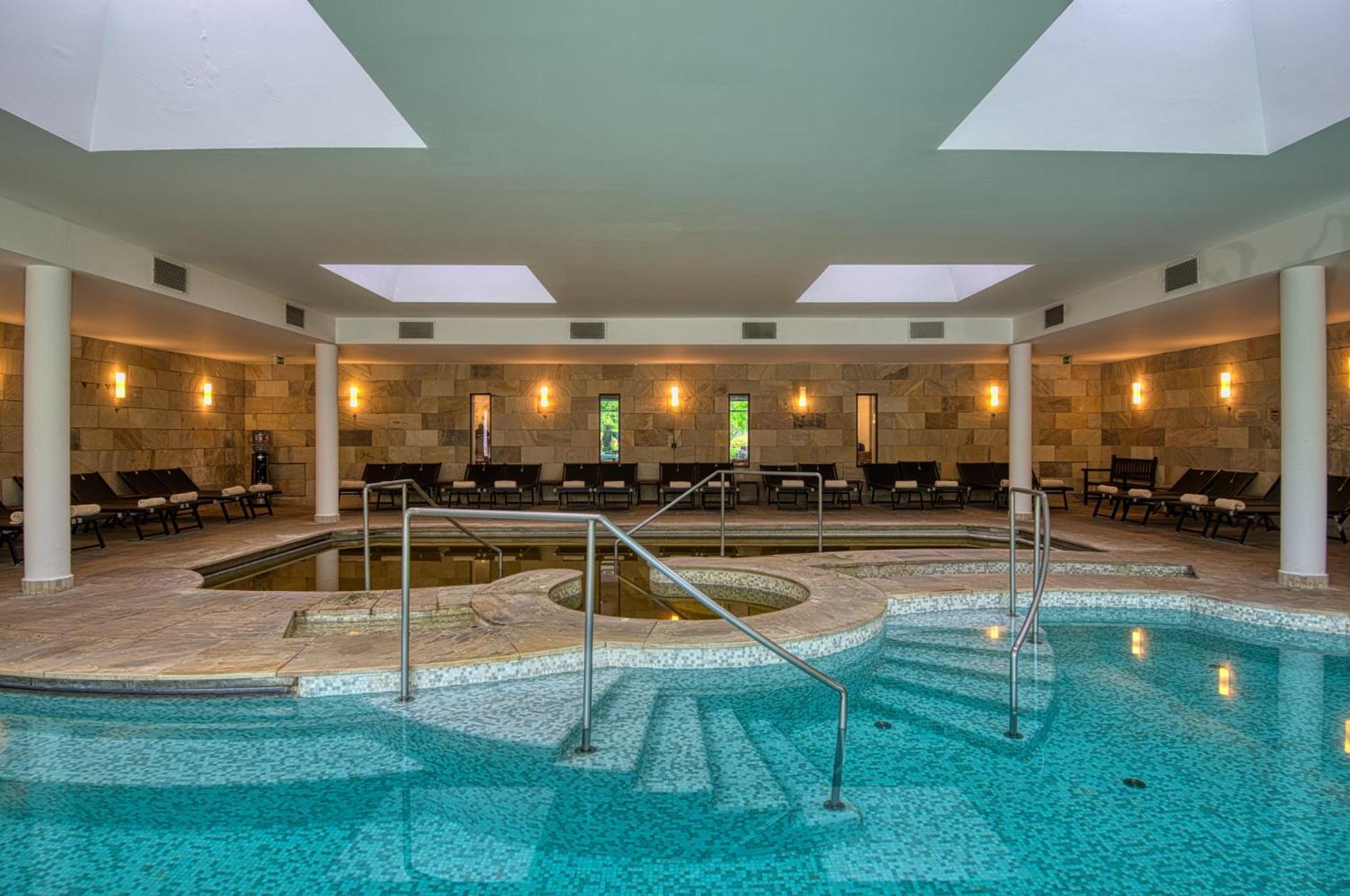 Tisza Balneum Hotel Tiszafüred Buitenkant foto