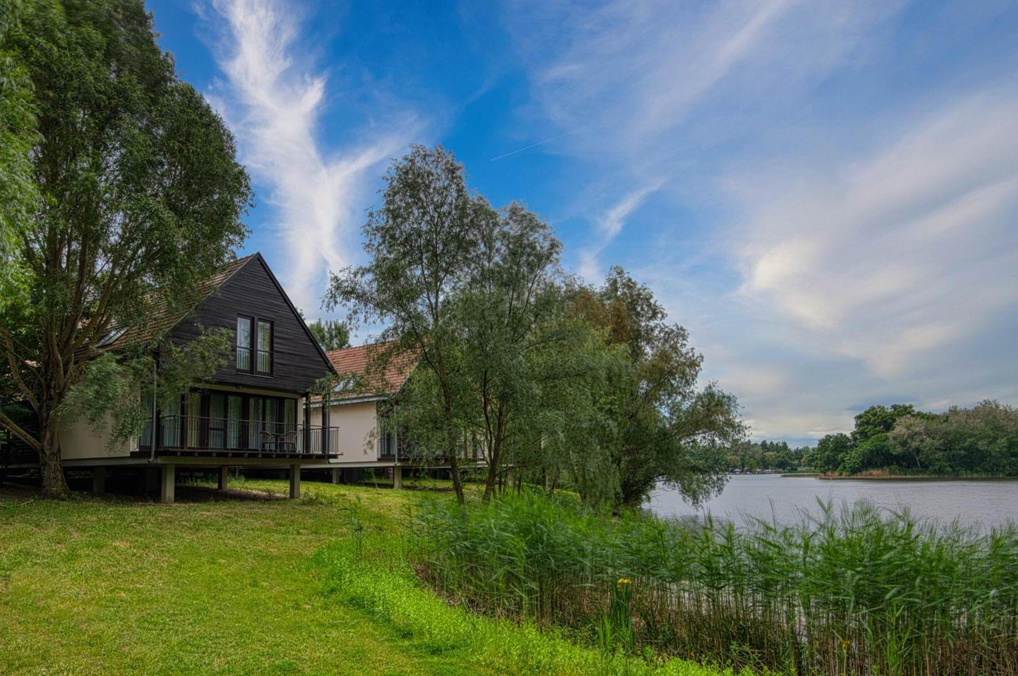 Tisza Balneum Hotel Tiszafüred Buitenkant foto