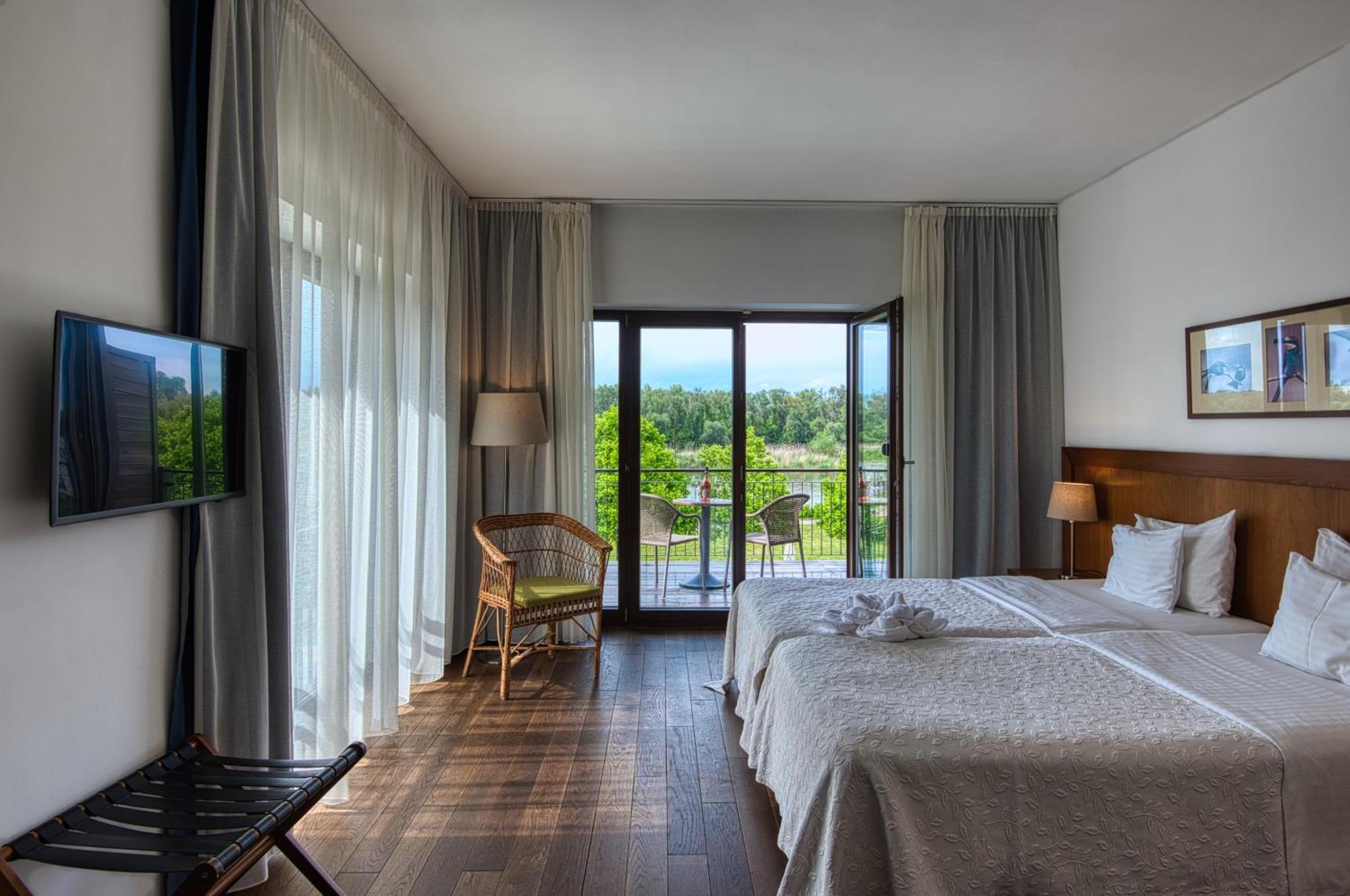 Tisza Balneum Hotel Tiszafüred Buitenkant foto