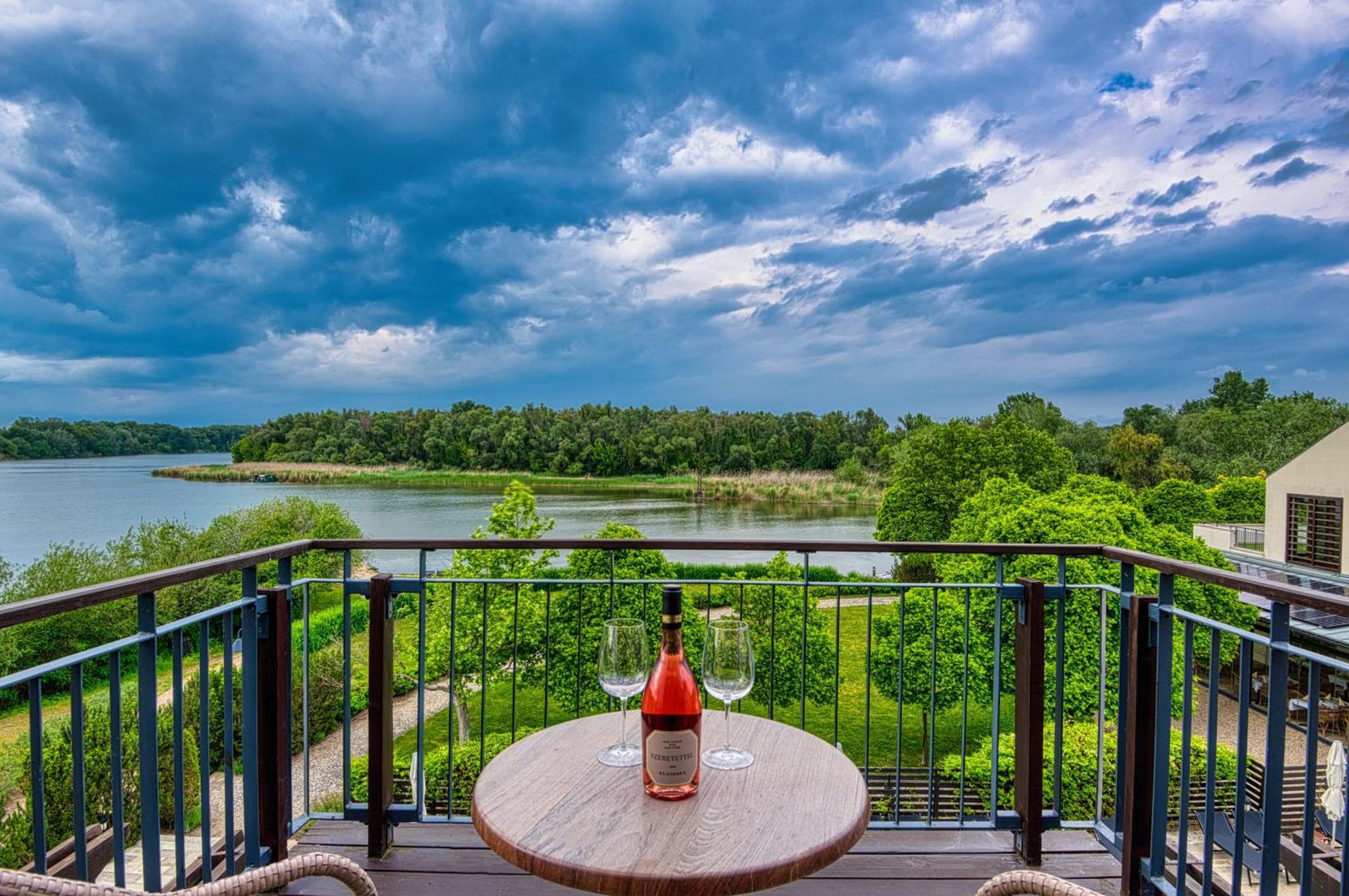 Tisza Balneum Hotel Tiszafüred Buitenkant foto