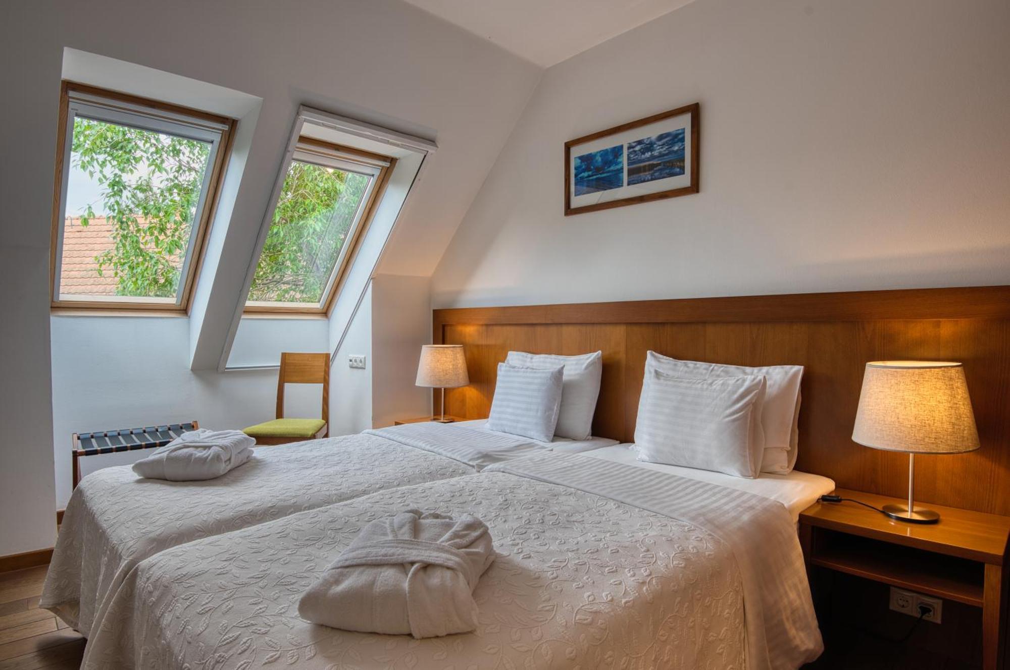 Tisza Balneum Hotel Tiszafüred Buitenkant foto